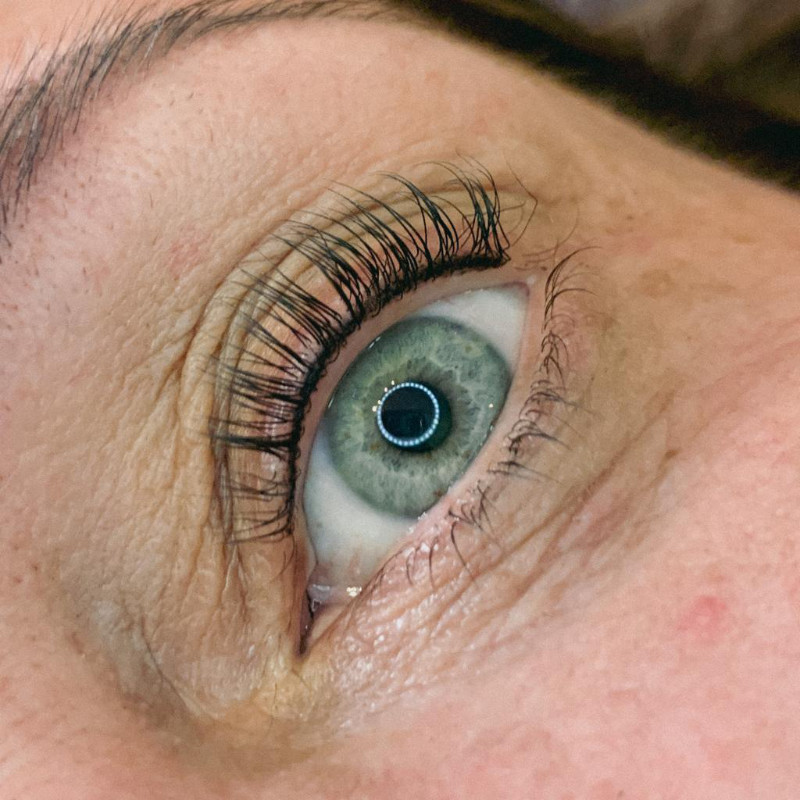 Huidkliniek IJsselstein wimpers laten zetten